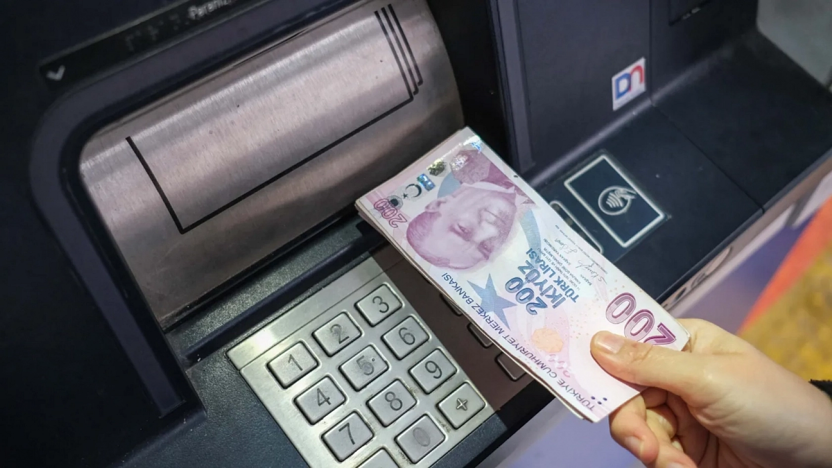 ATM'lerde Para Çekme Limiti Güncellendi: Artık O Miktarda Para Çekilebilecek!