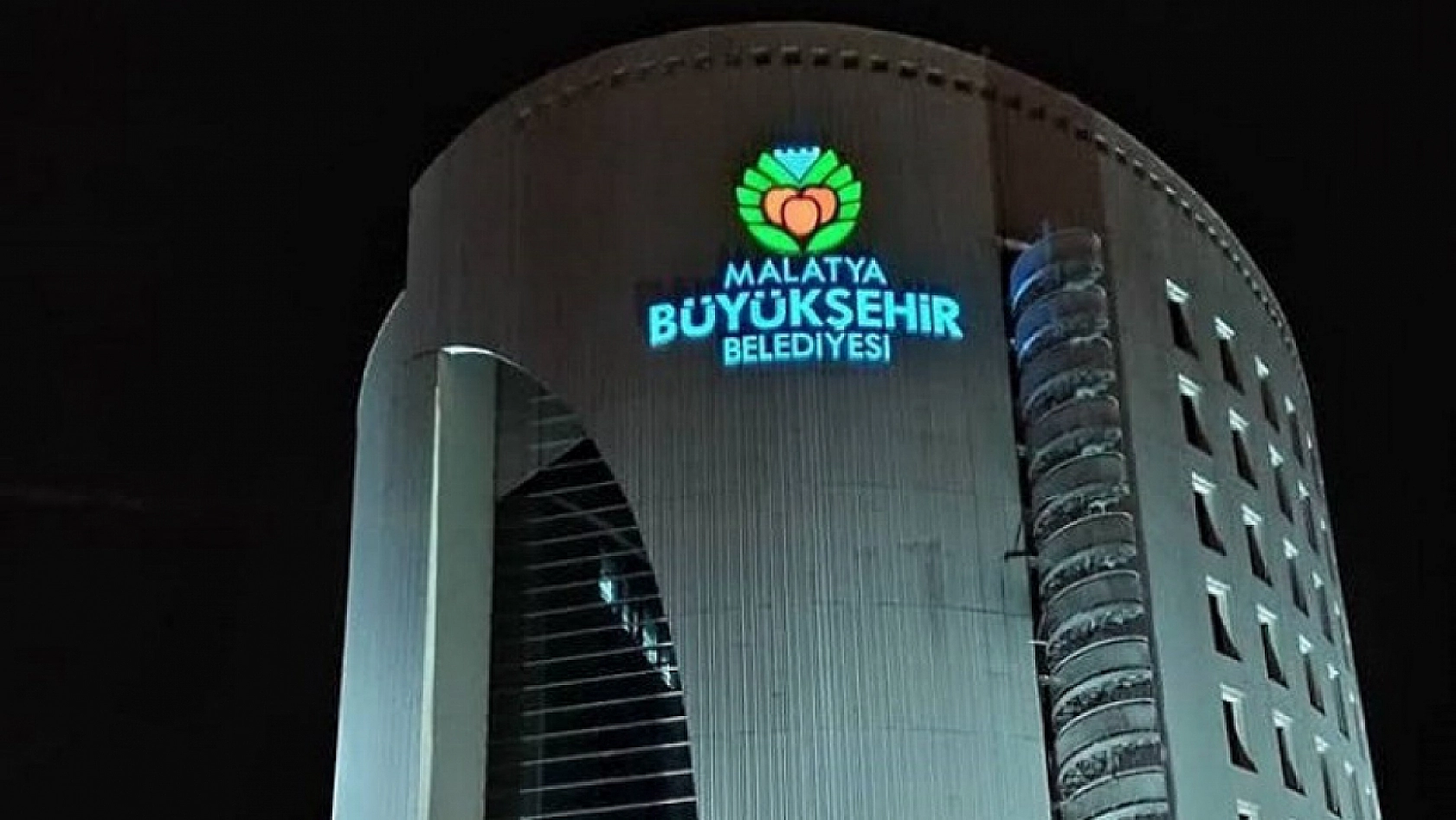 Malatya Büyükşehir Belediyesi'nde Kriz: Eylem Yaptılar || İşten Kovuldular