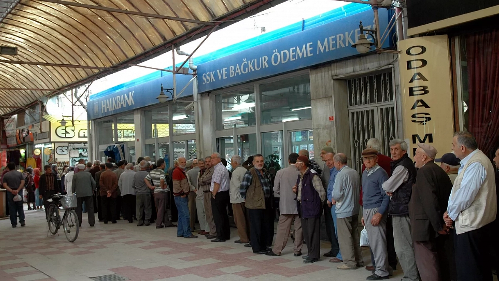Emekliler için karar verildi! En düşük emekli maaşı bakın ne kadar olacak?
