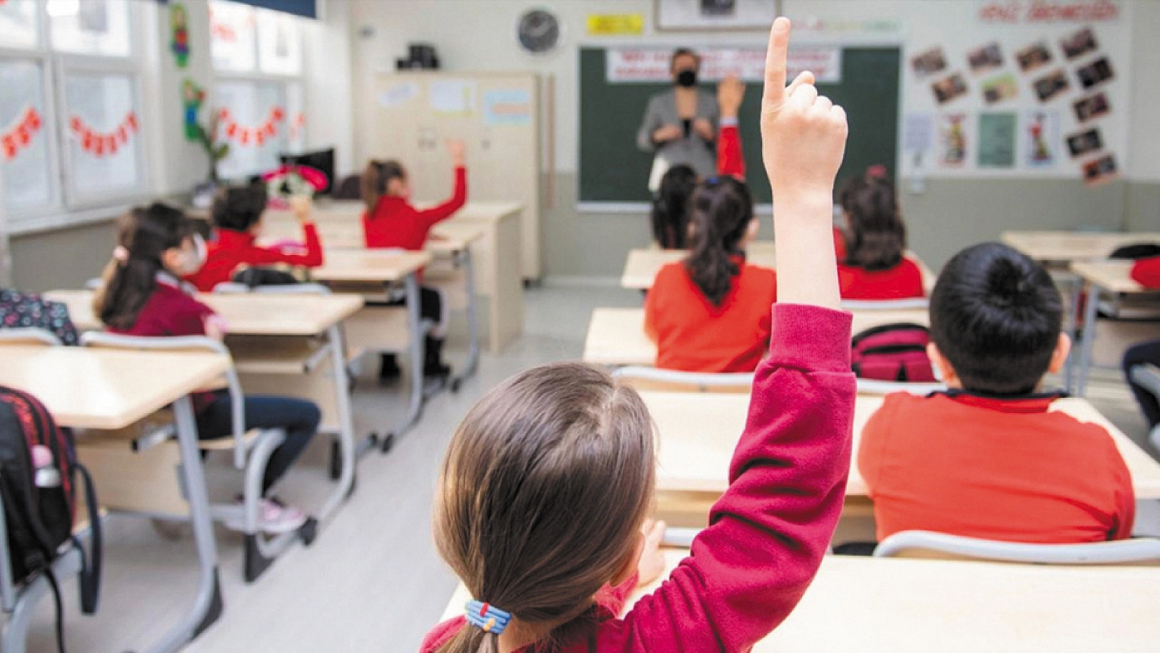 Zorunlu Eğitim Süresi Kısaltılmalı Mı? Öğrenciler Uzun Eğitim Sürecinden Nasıl Etkileniyor? Öğretmenlerin Düşünceleri Neler? İşte Yanıtı…