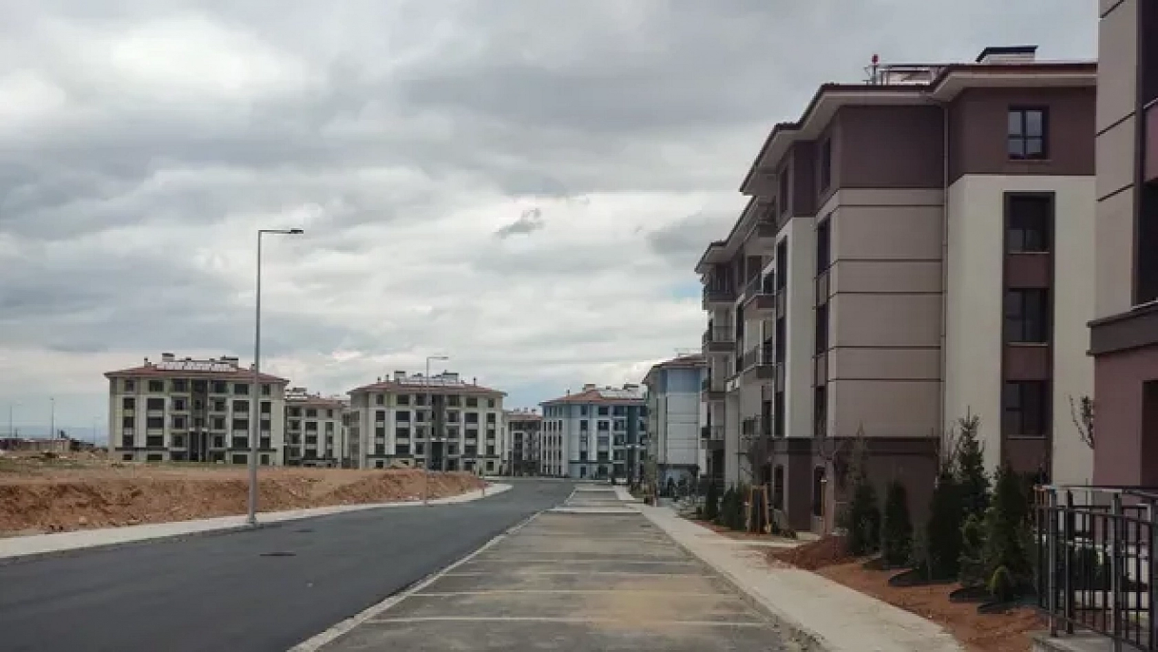 Yıl Sonuna Kadar Kaç Konut Teslim Edilecek? Bakan Kurum Tek Tek Açıkladı! İşte Detaylar…