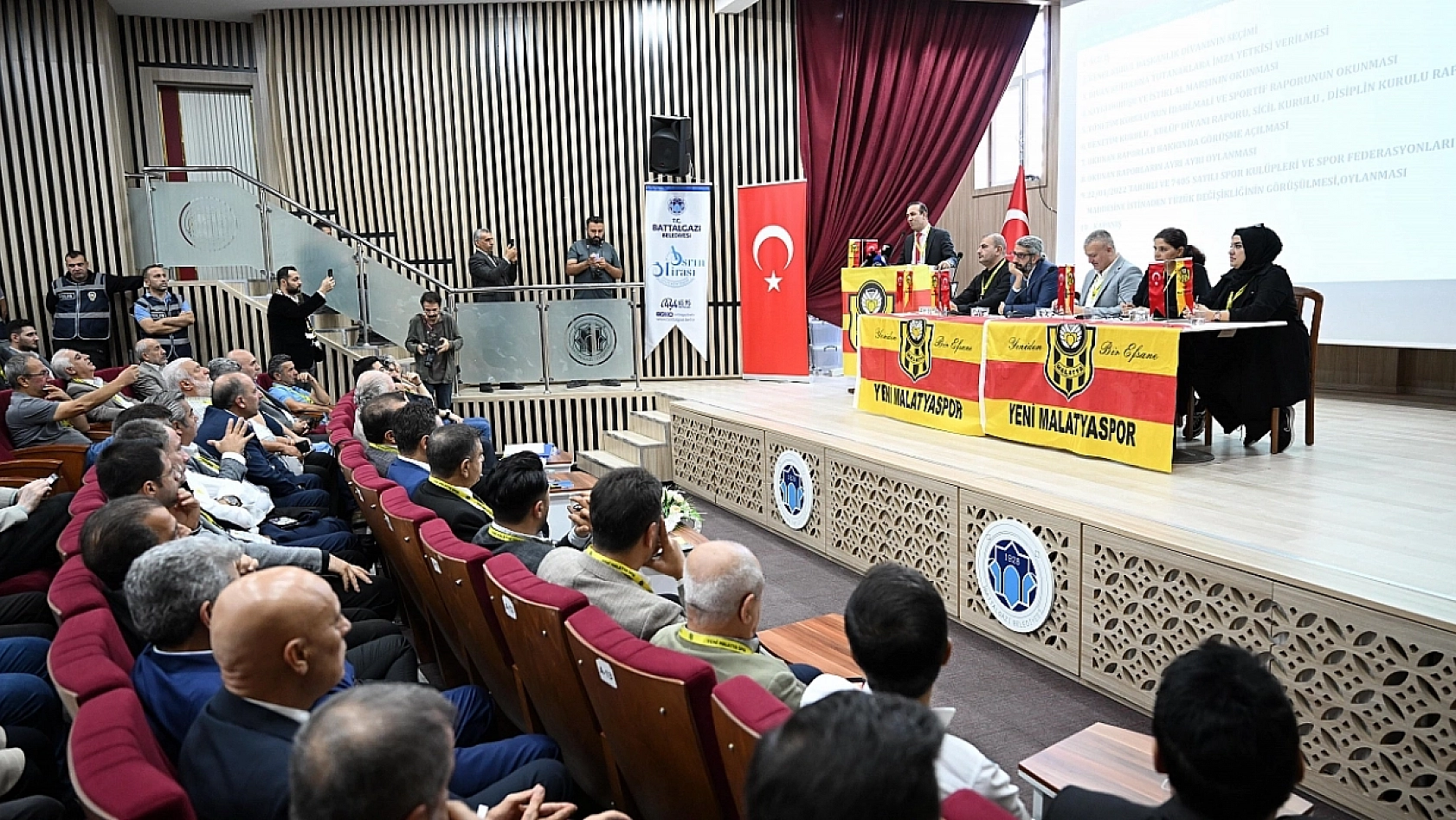 Zor günler geçiren Malatyaspor kongreye gidecek