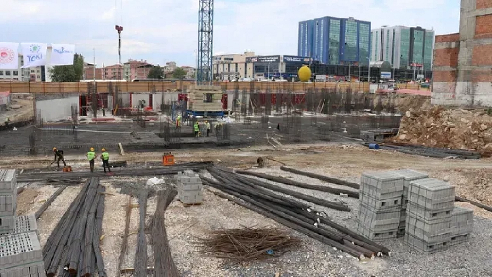 Er İddiaları Reddetti: Konteyner Ofisler Geçici!