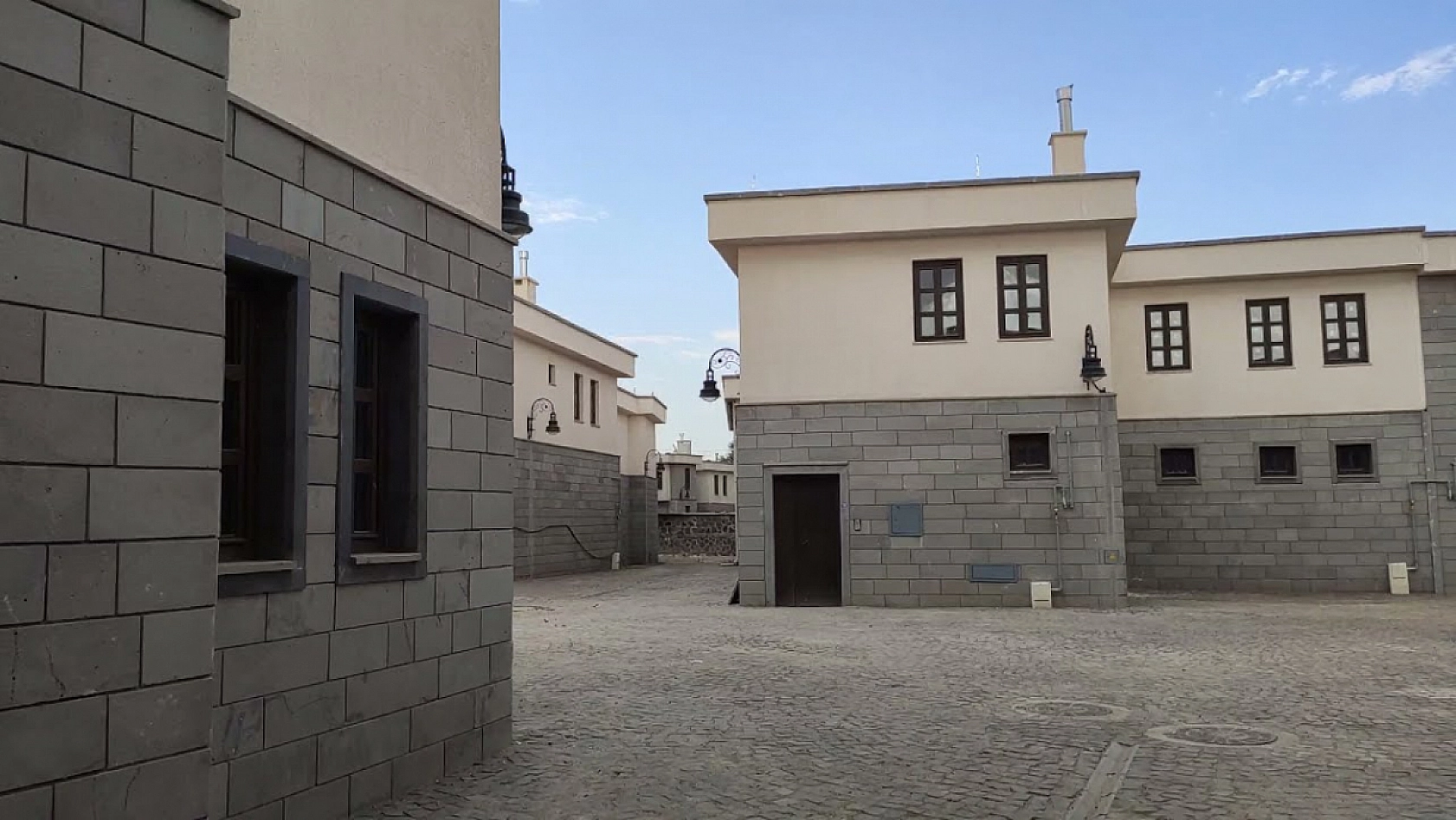 Projeye Eleştiri: Çarşı Değil Hapishane! 