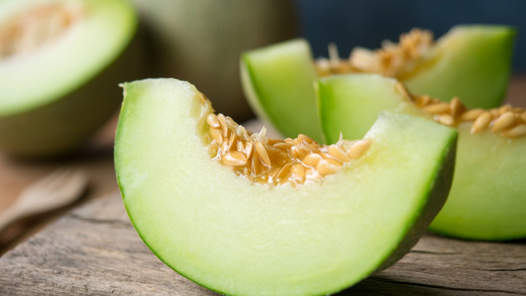 Malatya'nın Meşhur Aroması ve Tadıyla Dillere Destan Olan Kavunu..! Alıcı Bulamayınca Topraktan Kopamadı... 