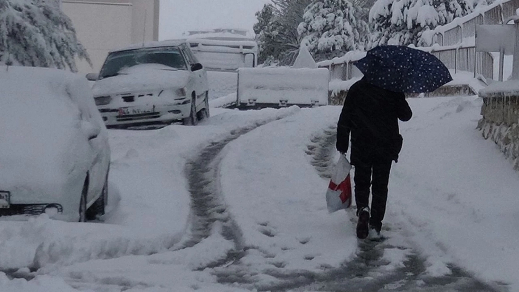 Uzmanı uyardı: Eller Cepte Yürümeyin!