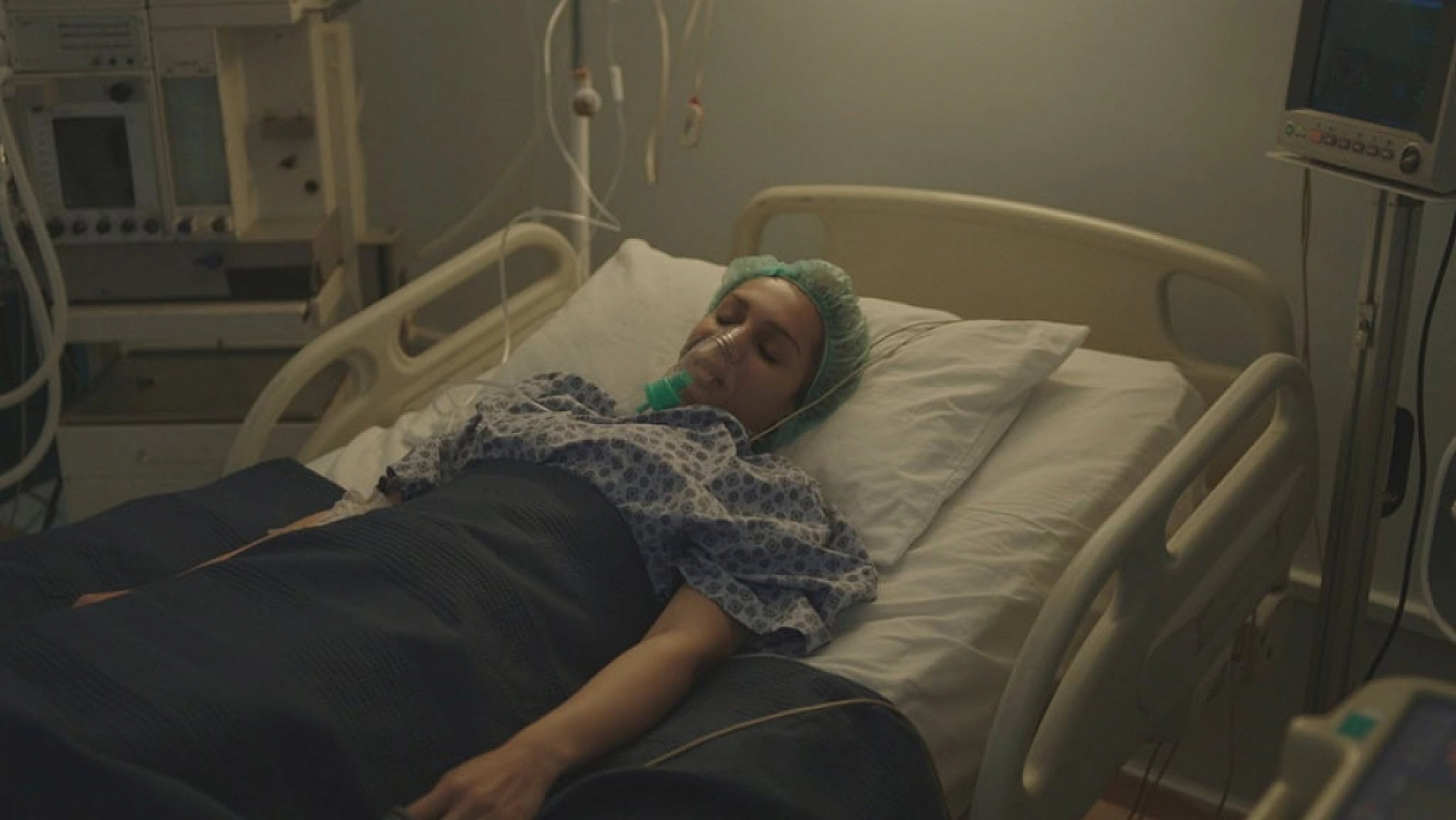 İzleyiciler Ekranlara Kilitlenecek! Uzak Şehir'de bu hafta gerilim artıyor! İzleyenleri şok eden sahneleri sizler için derledik!