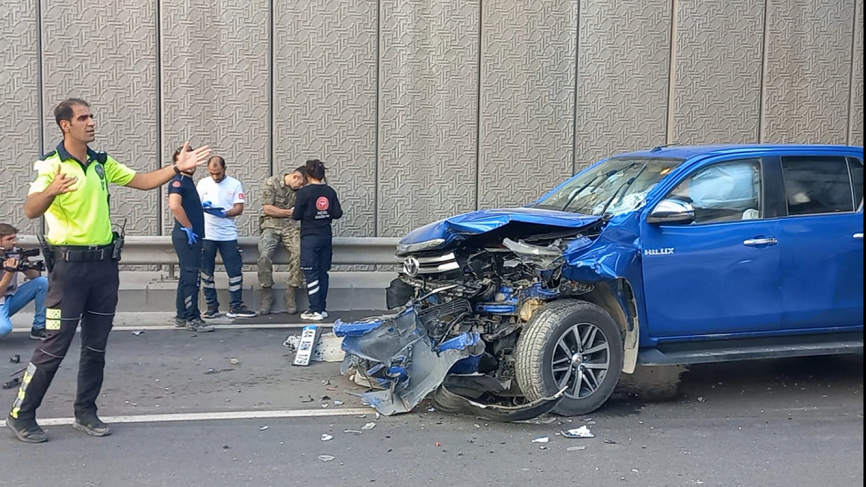 Alt geçitte zincirleme kaza: Aralarında askerler de var!