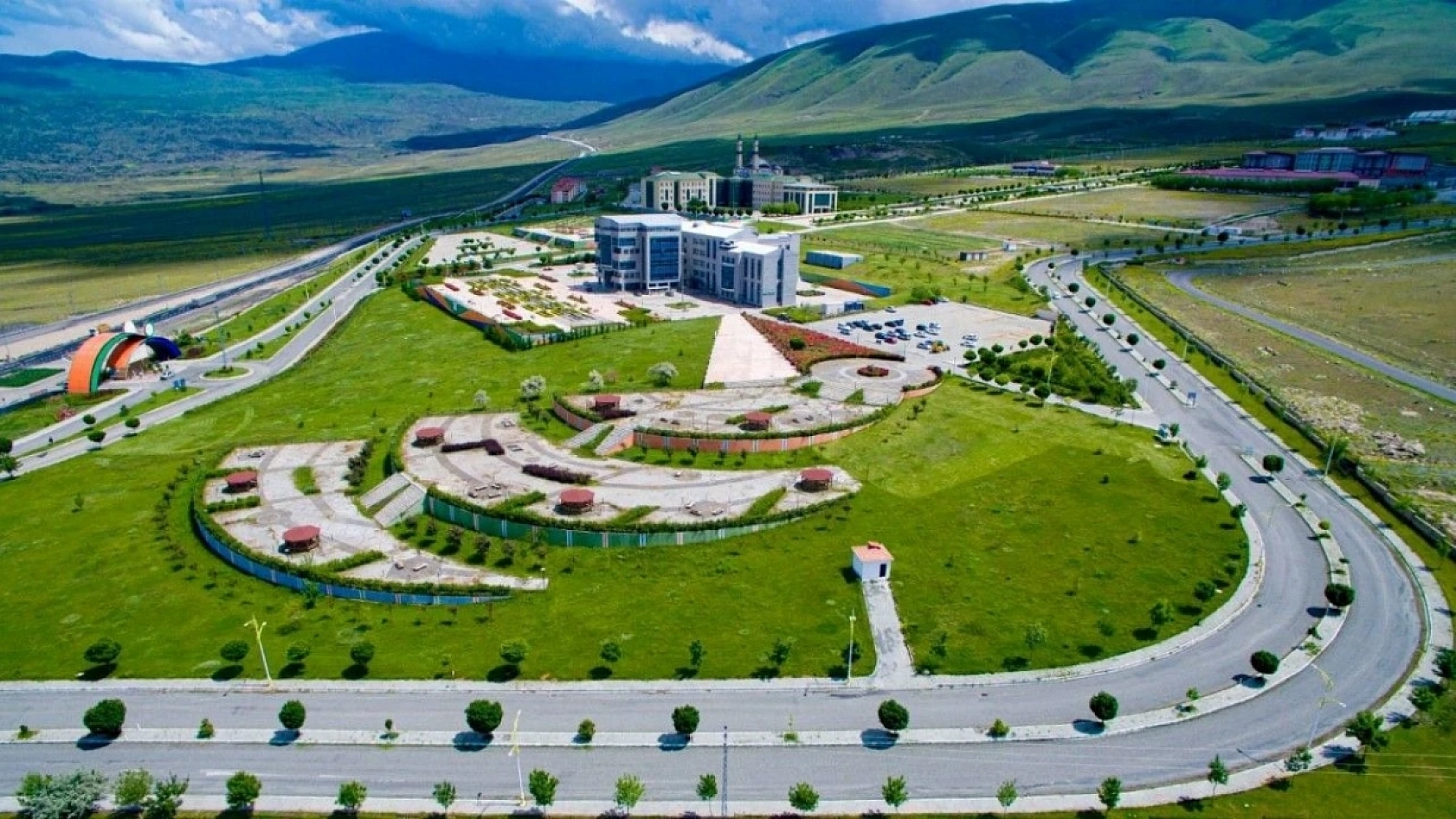 Türkiye'nin En İyi Üniversiteleri Açıklandı!