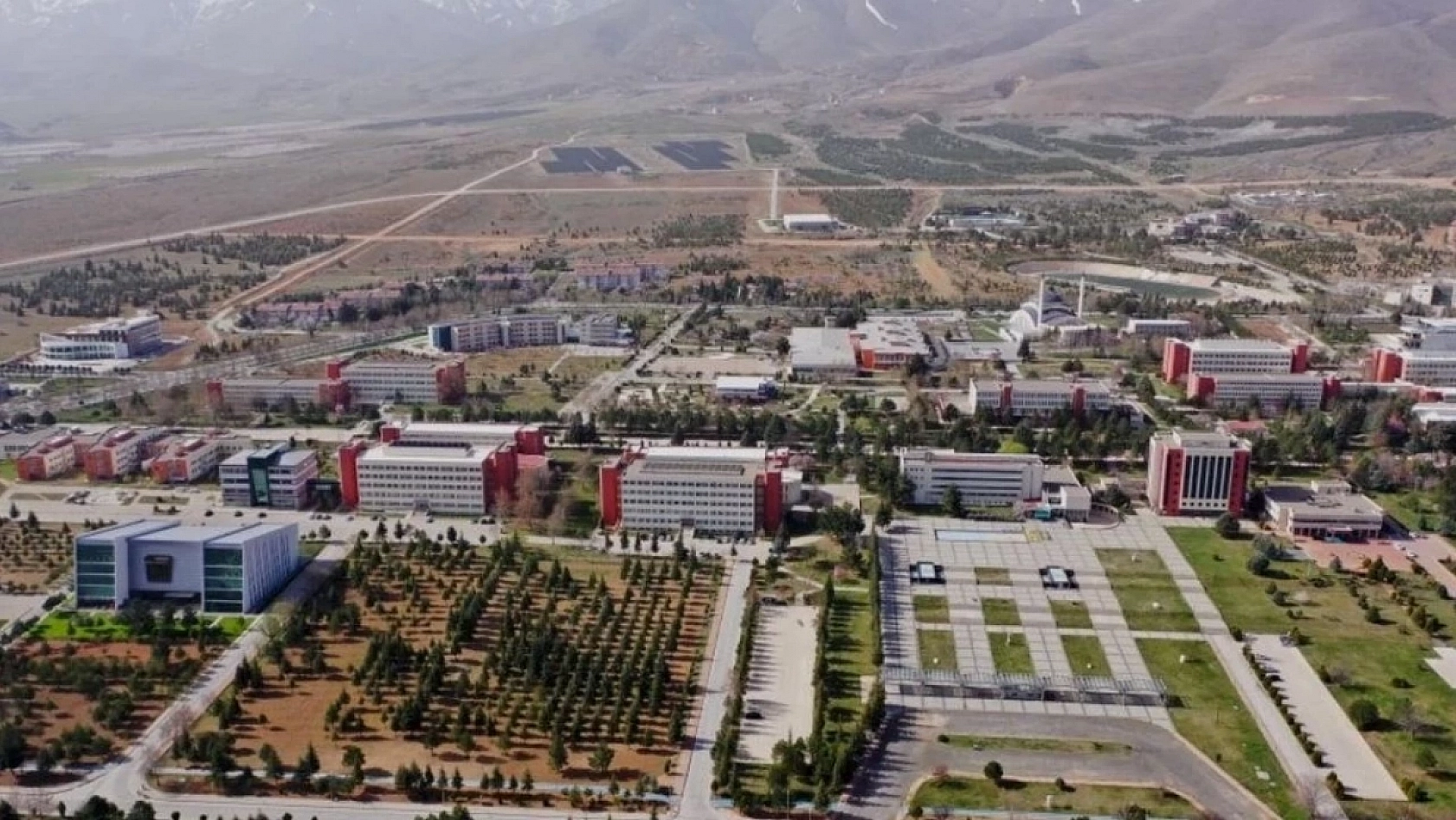 İnönü Üniversitesi'nde Araştırmacı Çok Yayın Yapan Yok! MTÜ Gelişiyor!