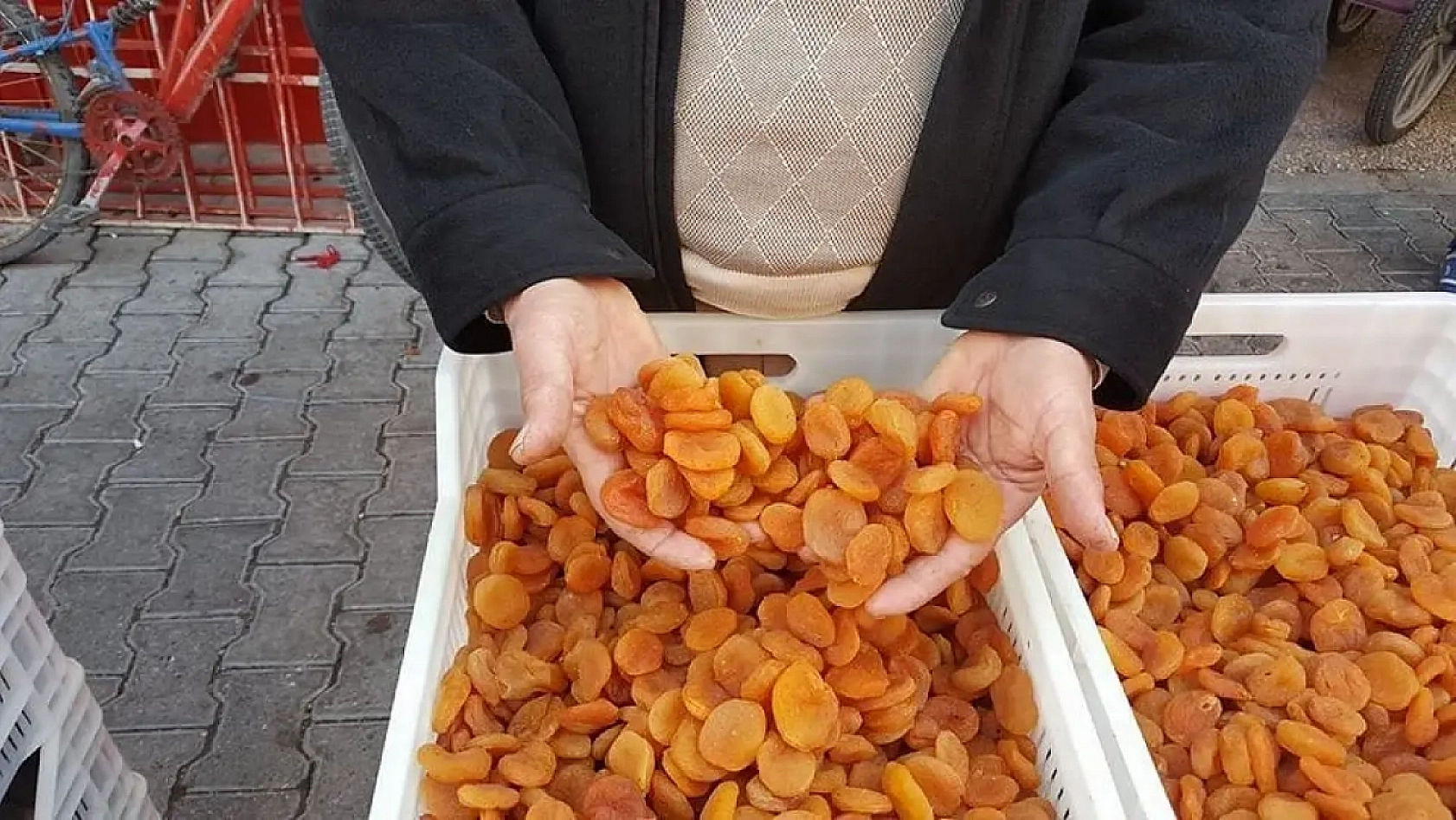 Kuru Kayısının Marketteki Fiyatı Dudak Uçuklattı!