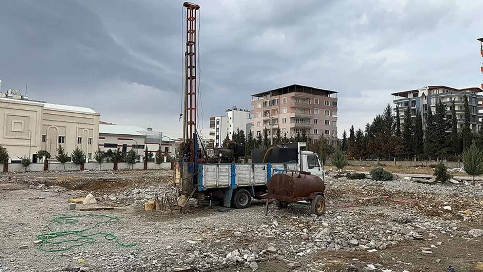 Malatya'daki Vatandaşlar ve Müteahhitler Uyarıldı: Maliyet Artacak 2025 Olmadan Acele Edin!