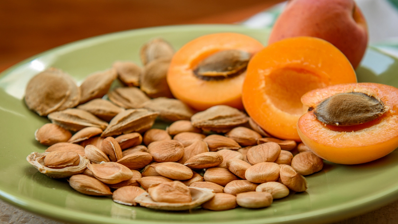 Türkiye'de Uygulanan Yasak! Malatya Kayısısını Vurdu..