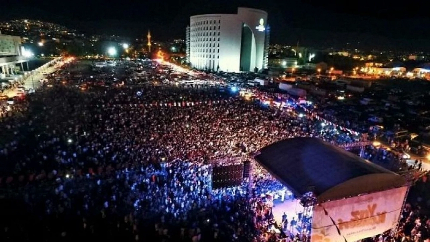 Gazze'de Kan, Malatya'da Konser: 300 bininci konuta şükür bu mudur?