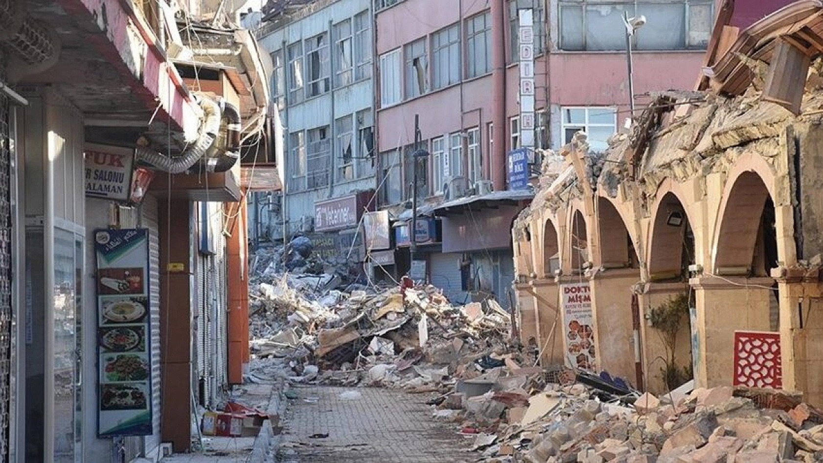 Uzman İsim Açıkladı!  '7'lik Deprem Senaryosuna İnanmayın!'