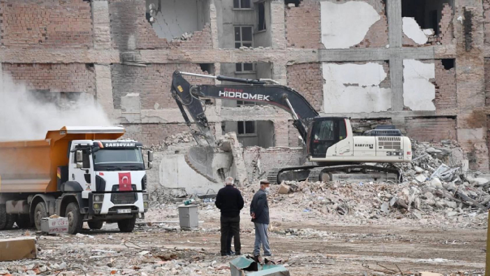 Resmi Gazetede yayımlandı: Malatya'da aylardır bekleyen enkazlar ayrıştırılacak