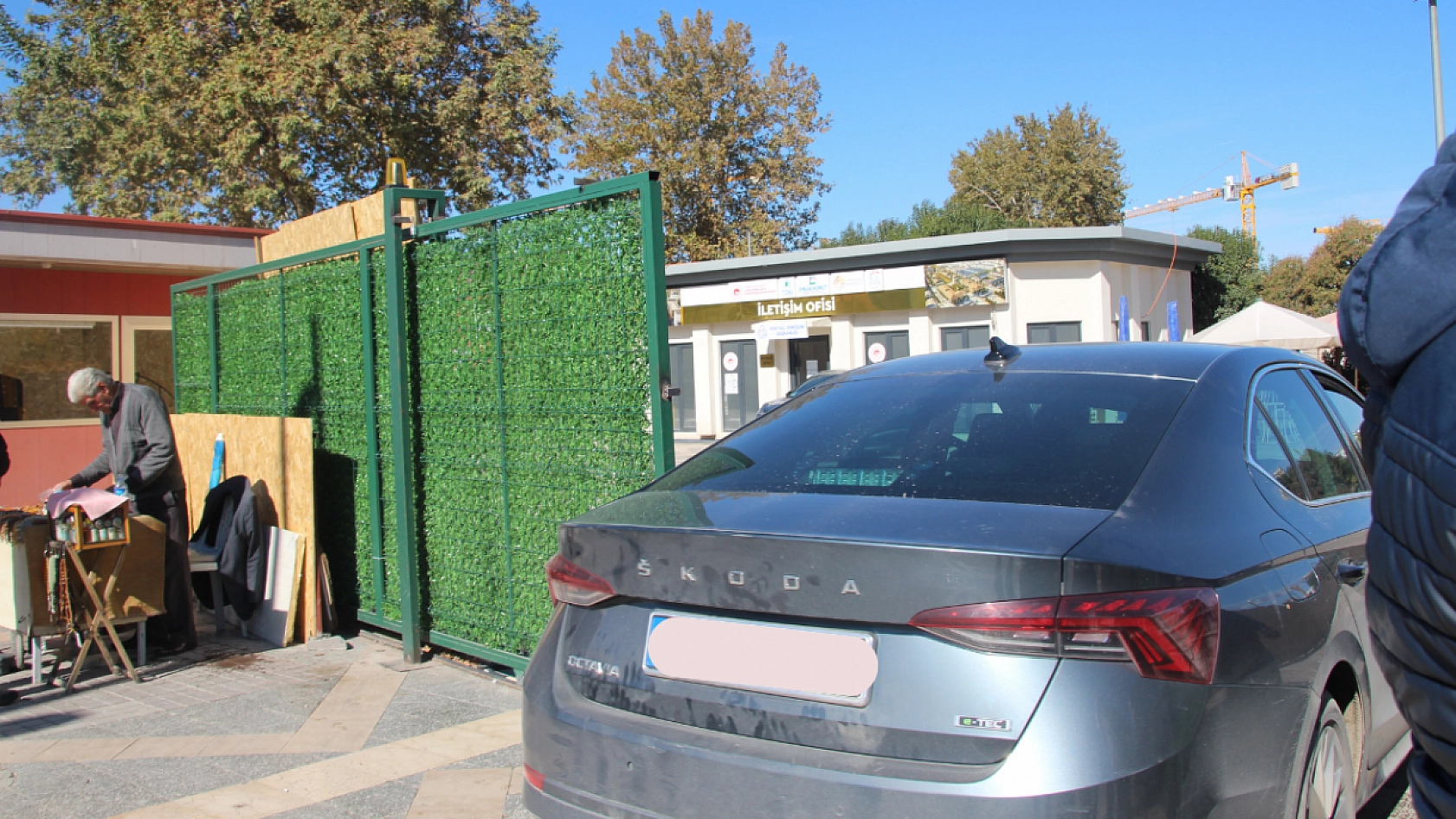 Malatya'da Yerinde Dönüşüm Ofisi Tel Örgüyle Çevrildi: Vatandaş Bilgiye Nasıl Ulaşacak?