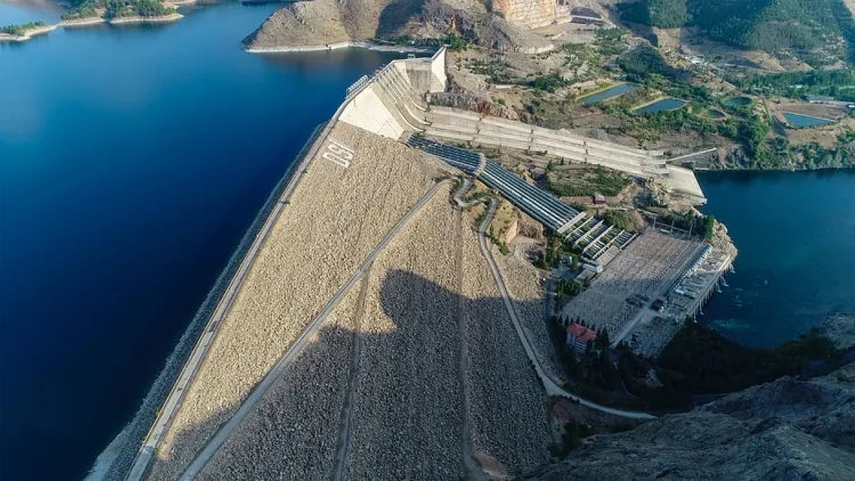 Cebinizi yakabilir! Elektriğin en pahalı olduğu saat açıklandı