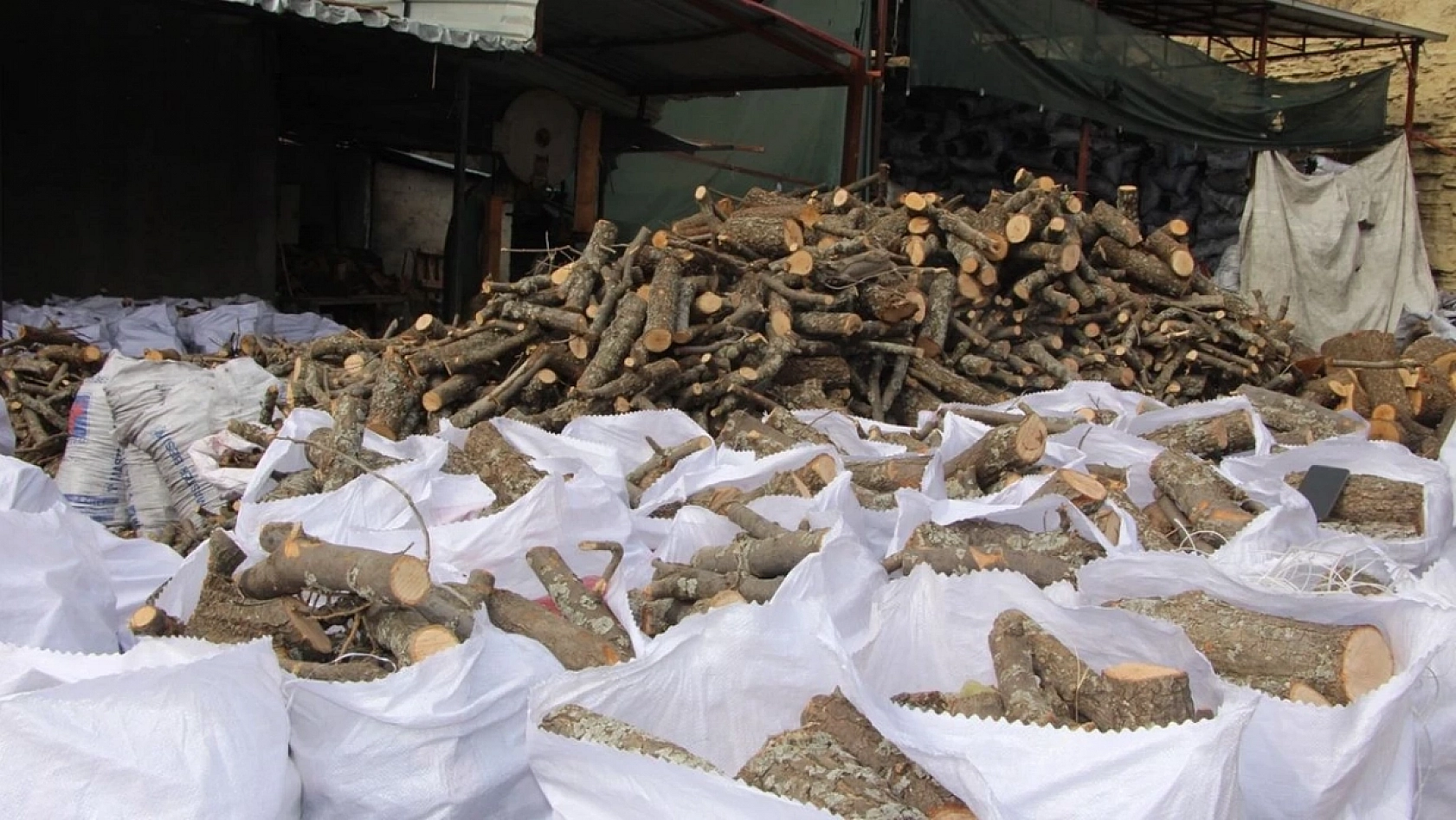 Malatya'da Sobalar Yakılıyor: Peki Odun ve Kömür Fiyatları Cebi Yakıyor Mu?