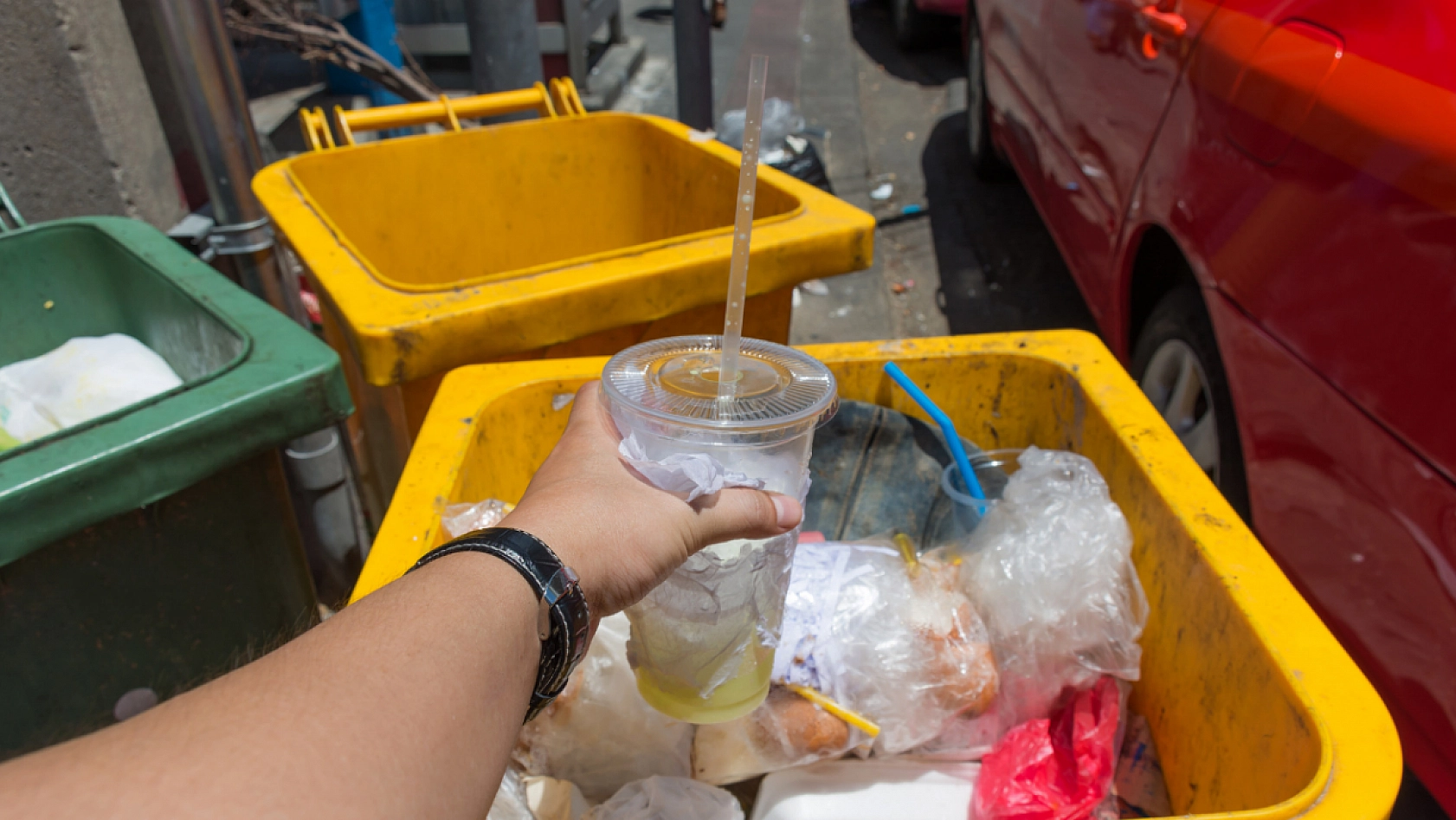 Bakanlık harekete geçti: Plastik çatal, bıçak, kaşık, tabaklar tarih oluyor...