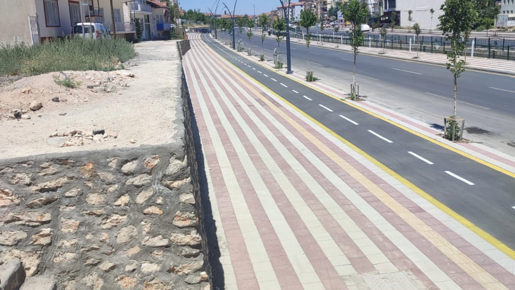 Malatya'da 'ölüm duvarı': Belediye 100 metre kala durdu|Mahalleli isyan ediyor…Birinin düşmesi mi gerekiyor!?