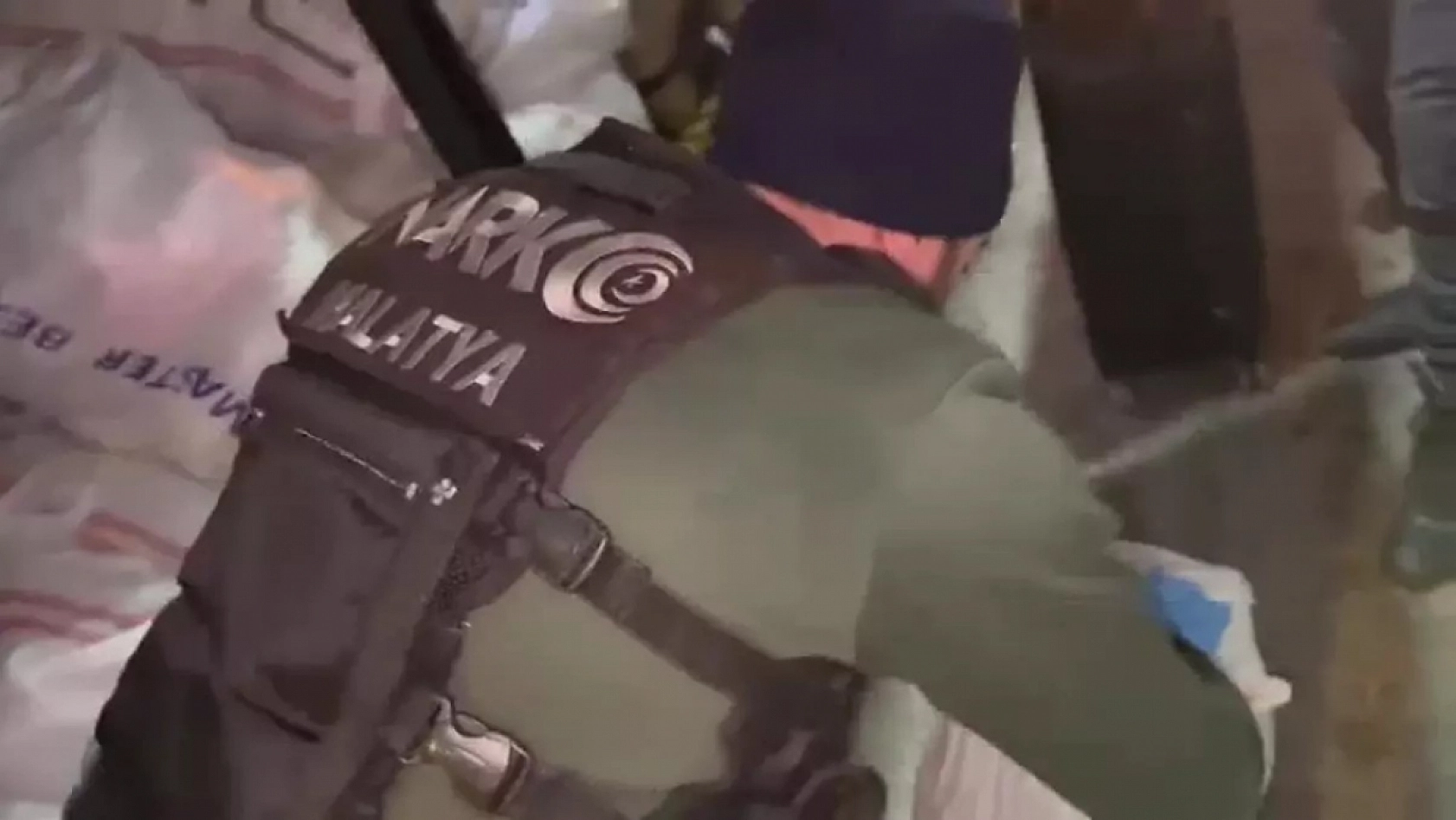 Malatya'da Uyuşturucu Satıcılarına Göz Açtırılmadı: 75 Bin Sentetik Hap Ele Geçirildi