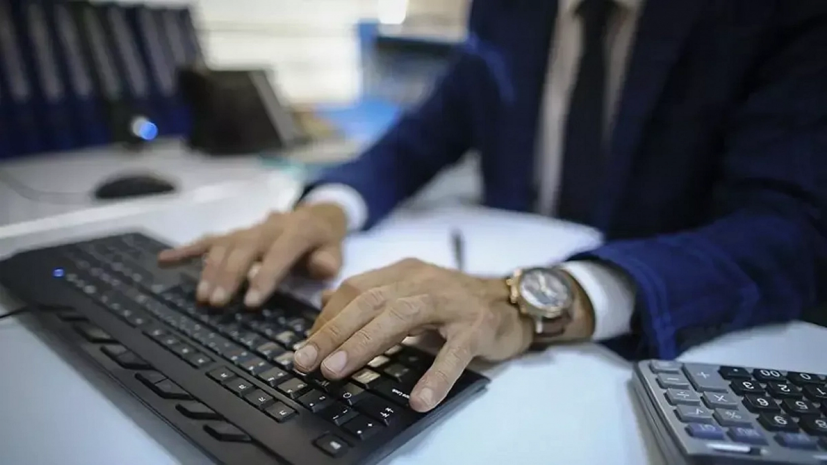 Halkbank'tan Büyük Fırsat: KPSS Şartsız Yüzlerce Personel Alımı Yapılacak