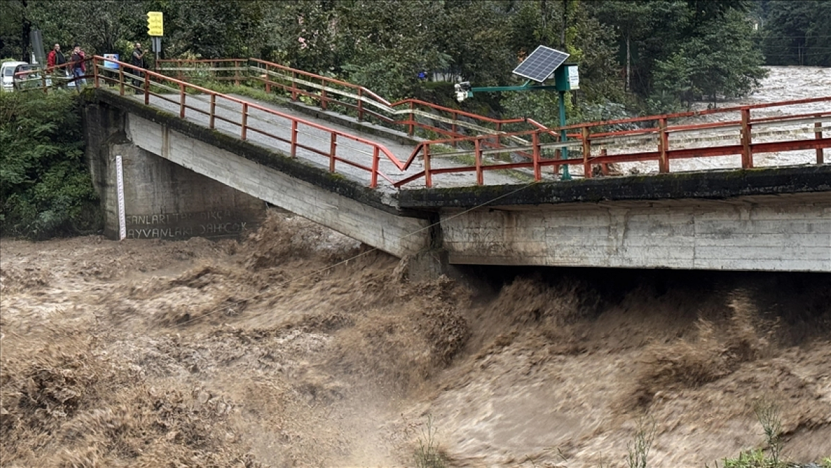 Karadeniz şiddetli yağışa teslim