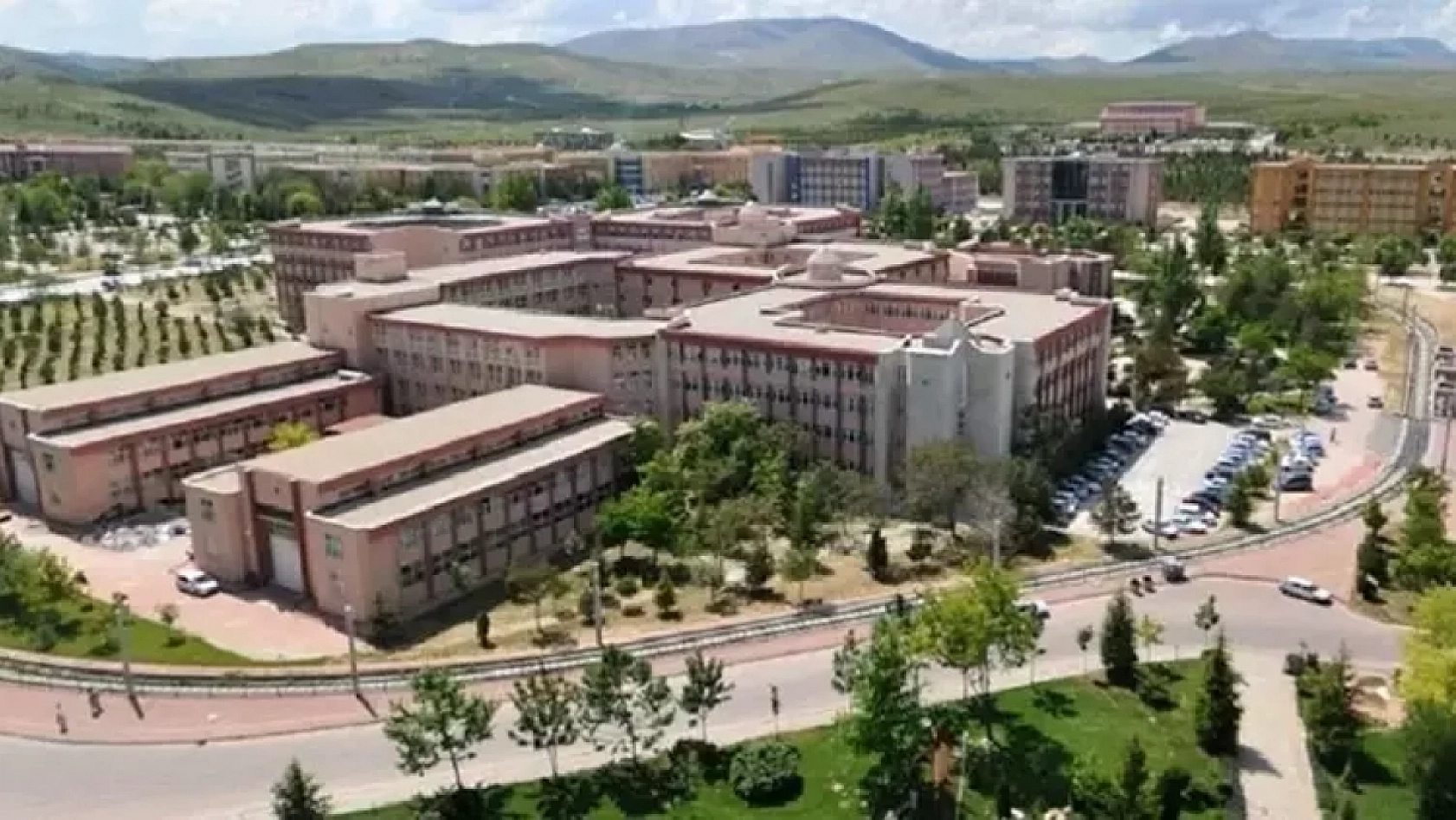 Türkiye'nin en iyi 50 üniversitesi açıklandı! İşte Malatya İnönü Üniversitesi'nin Sırası…
