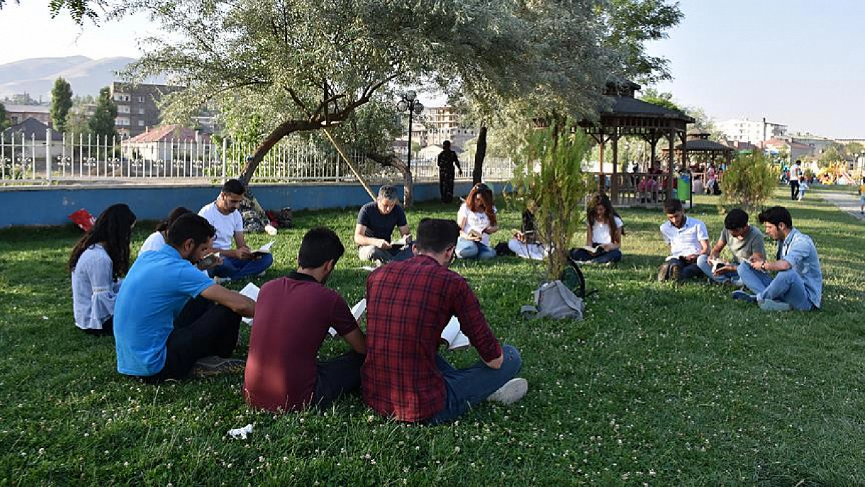 Malatya'da bahar geçişi: Hava sıcaklığı 25 dereceye yükseldi…