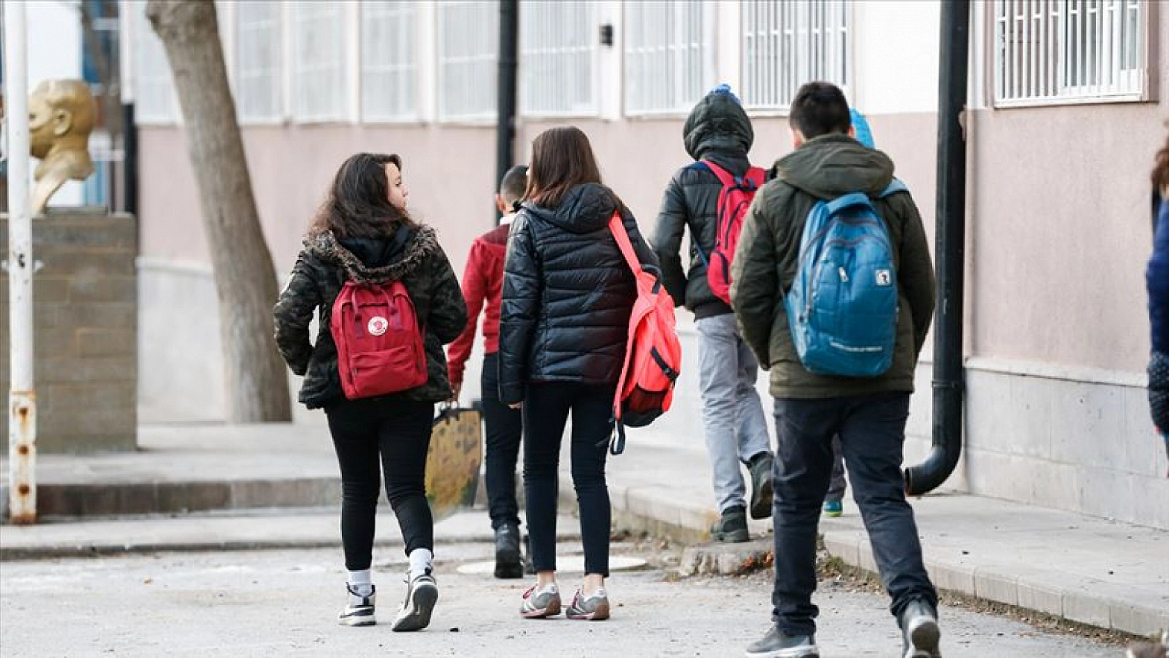Malatya'da Eğitim Sevinci, Gazze'de Yas: 19 Bin Çocuk Sıralarına Dönemedi
