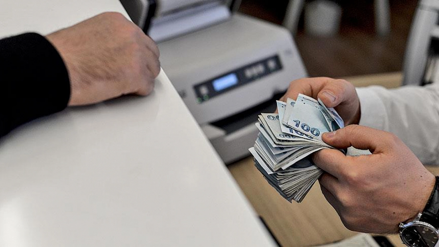 Refah Payı Zammında Son Dakika Gelişmesi! Emeklilerin Bekleyişi Son Buluyor mu?