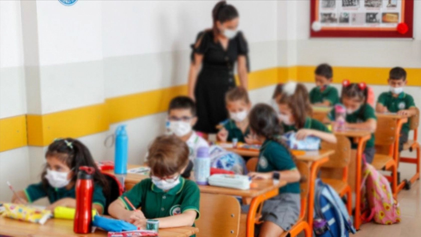 Öğretmenlerin gözü kulağı bu duyurudaydı: Başvuru takvimi açıklandı!