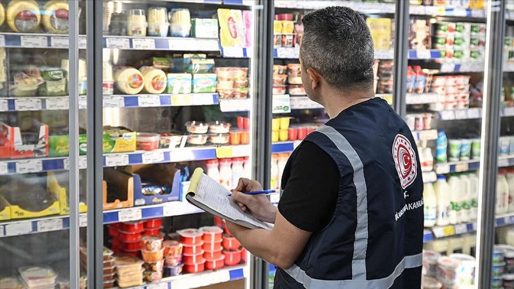 Zincir marketlerde satılan süt markasına rekabet kısıtı iddiasıyla soruşturma