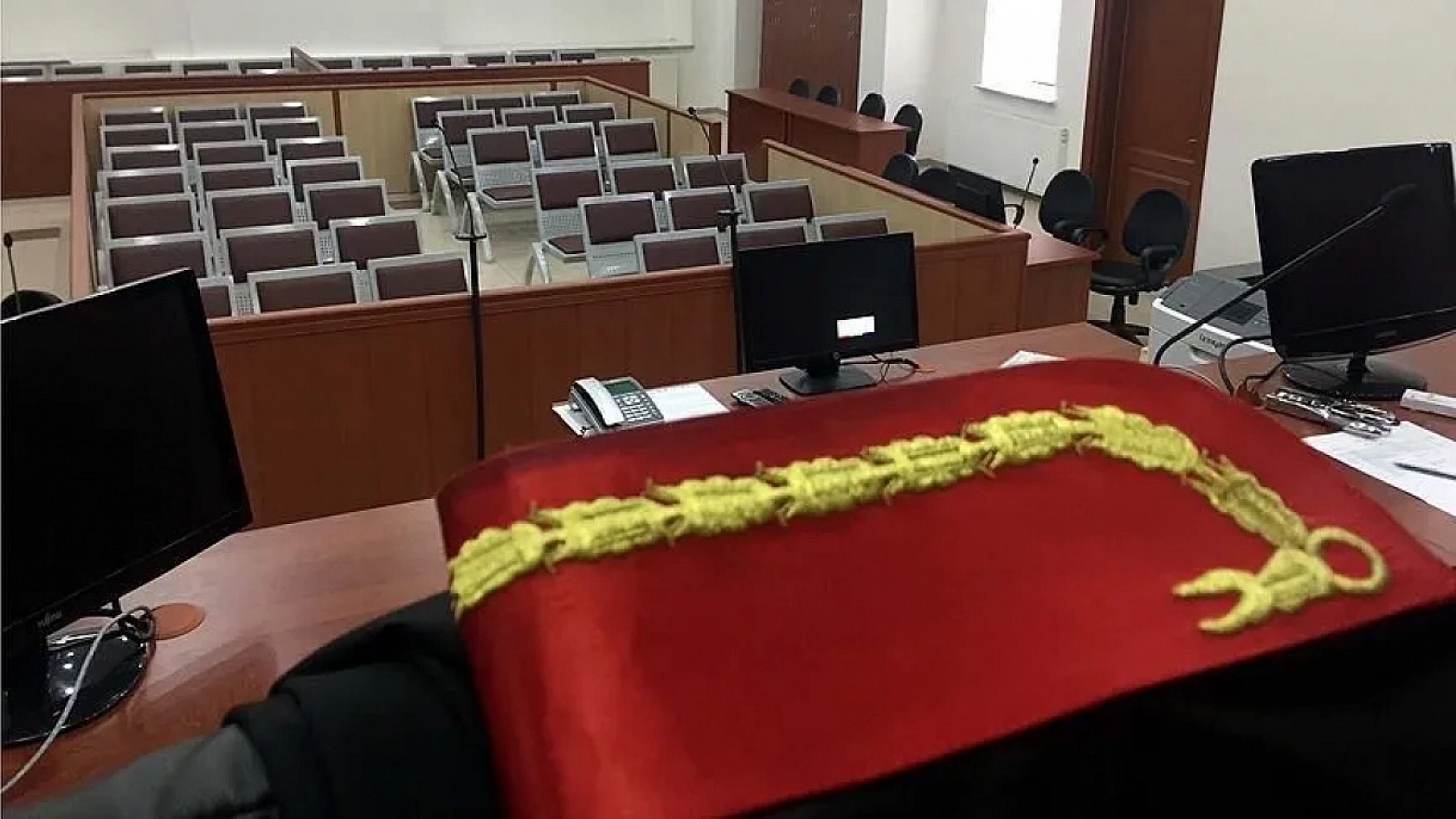 Adalet Bakanlığı duyurdu: 84 hakim ve savcı meslekten ihraç edildi!