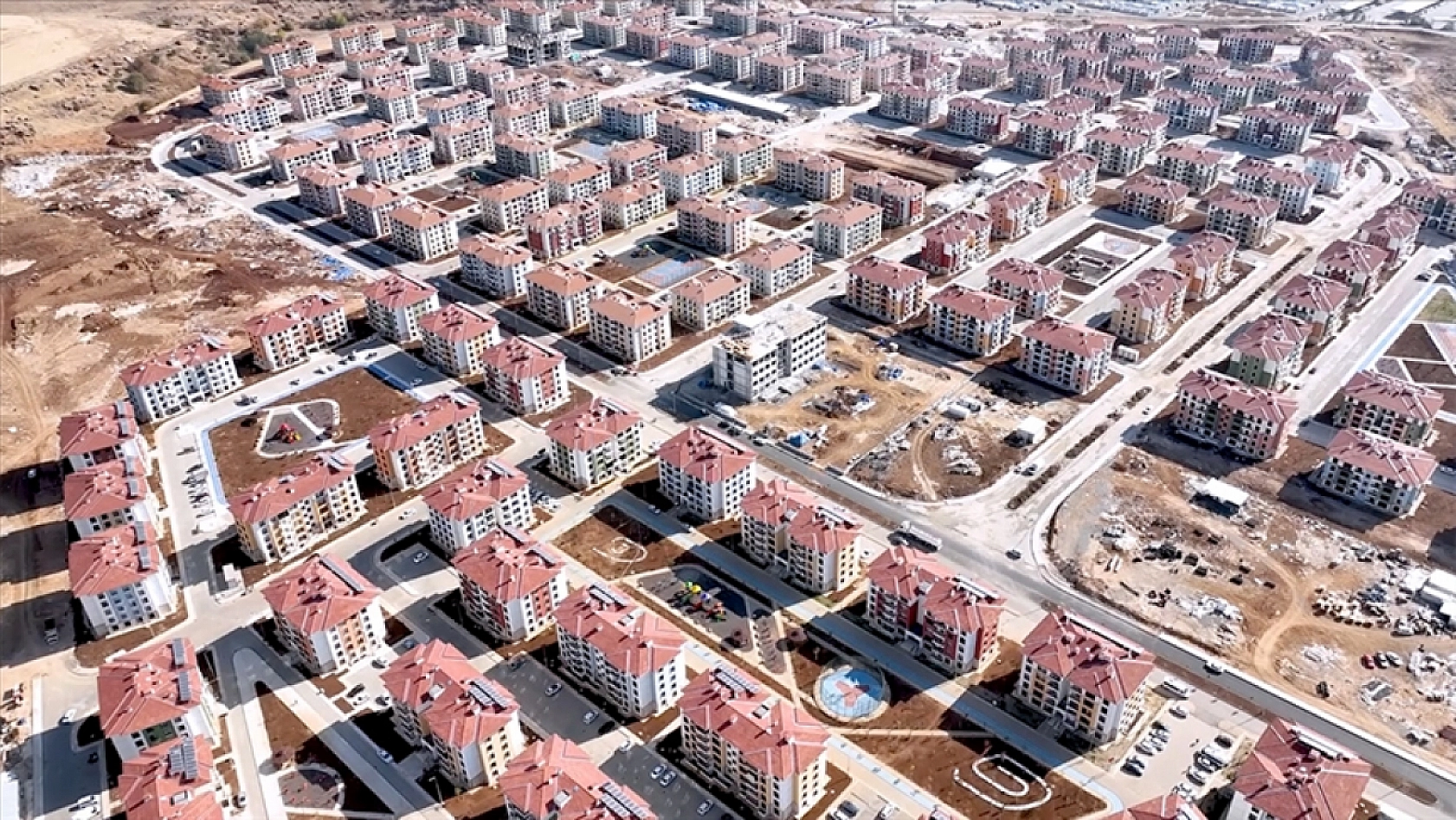 Bakan Kurum, Tek Tek İlleri Açıkladı: Konut ve İş Yerlerinin Tam Listesini Paylaştı…