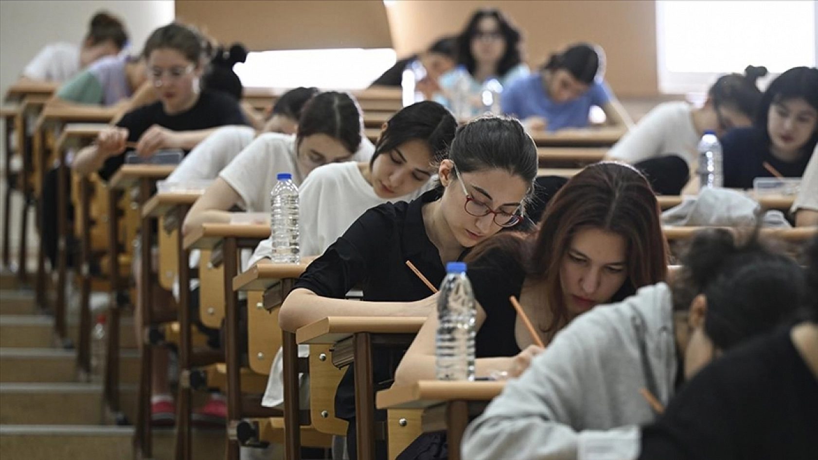 Milyonlarca öğrencinin beklediği an geldi: YKS soru ve cevapları yayımlandı