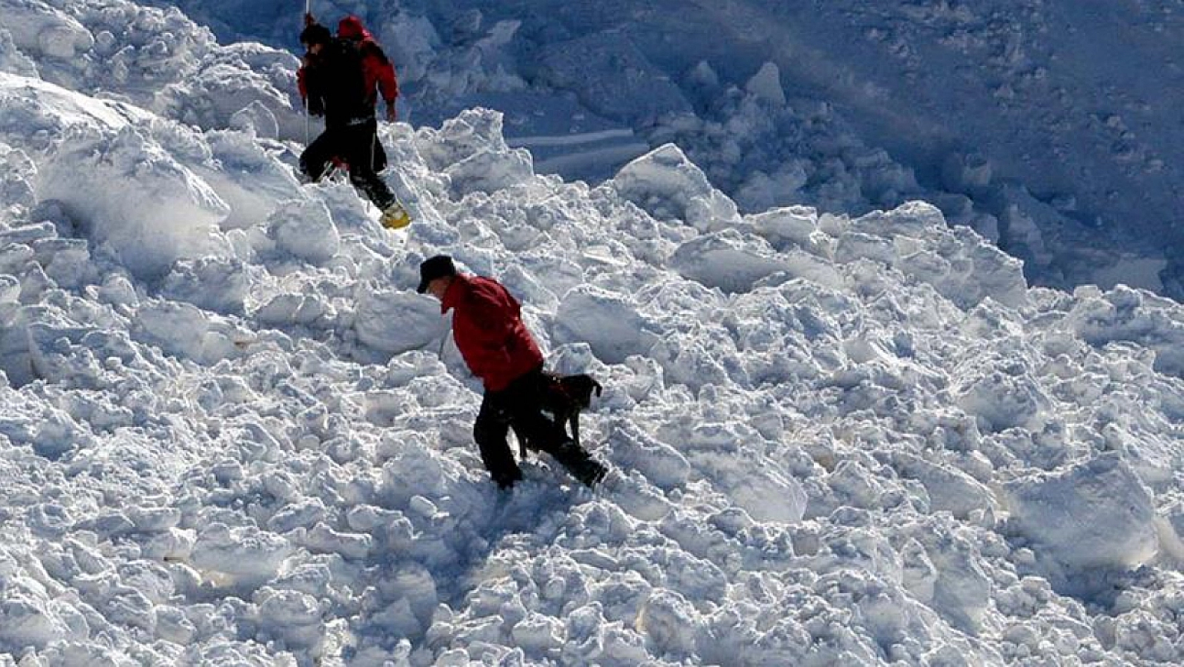 Malatya'da soğuk hava etkisini sürdürüyor: Buzlanma ve çığ uyarısı