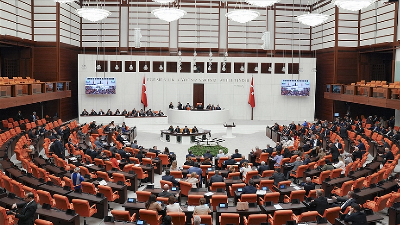 Cumhurbaşkanı Erdoğan imzaladı! Kamuda Yeni Dönem! Çifter Çifter Maaş Alamayacaklar!