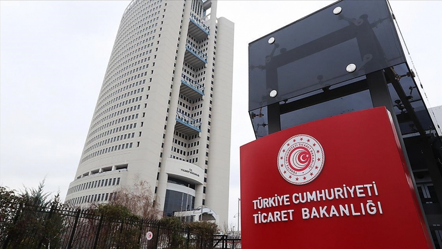 Sosyal Medyada Dolandırıcı Alarmı: Bakanlık Devrede!