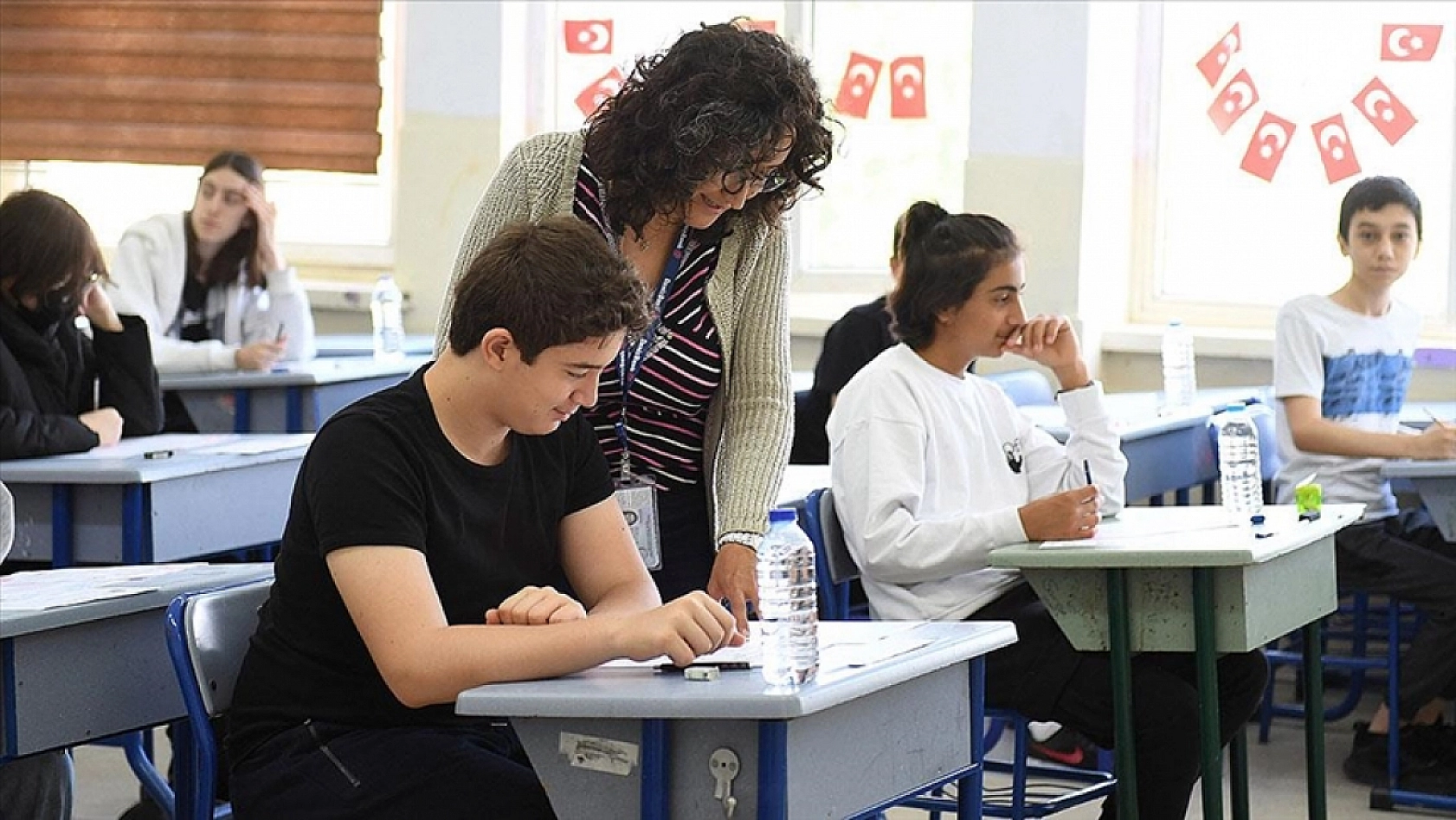 12 Haziran'da okullar tatil edildi