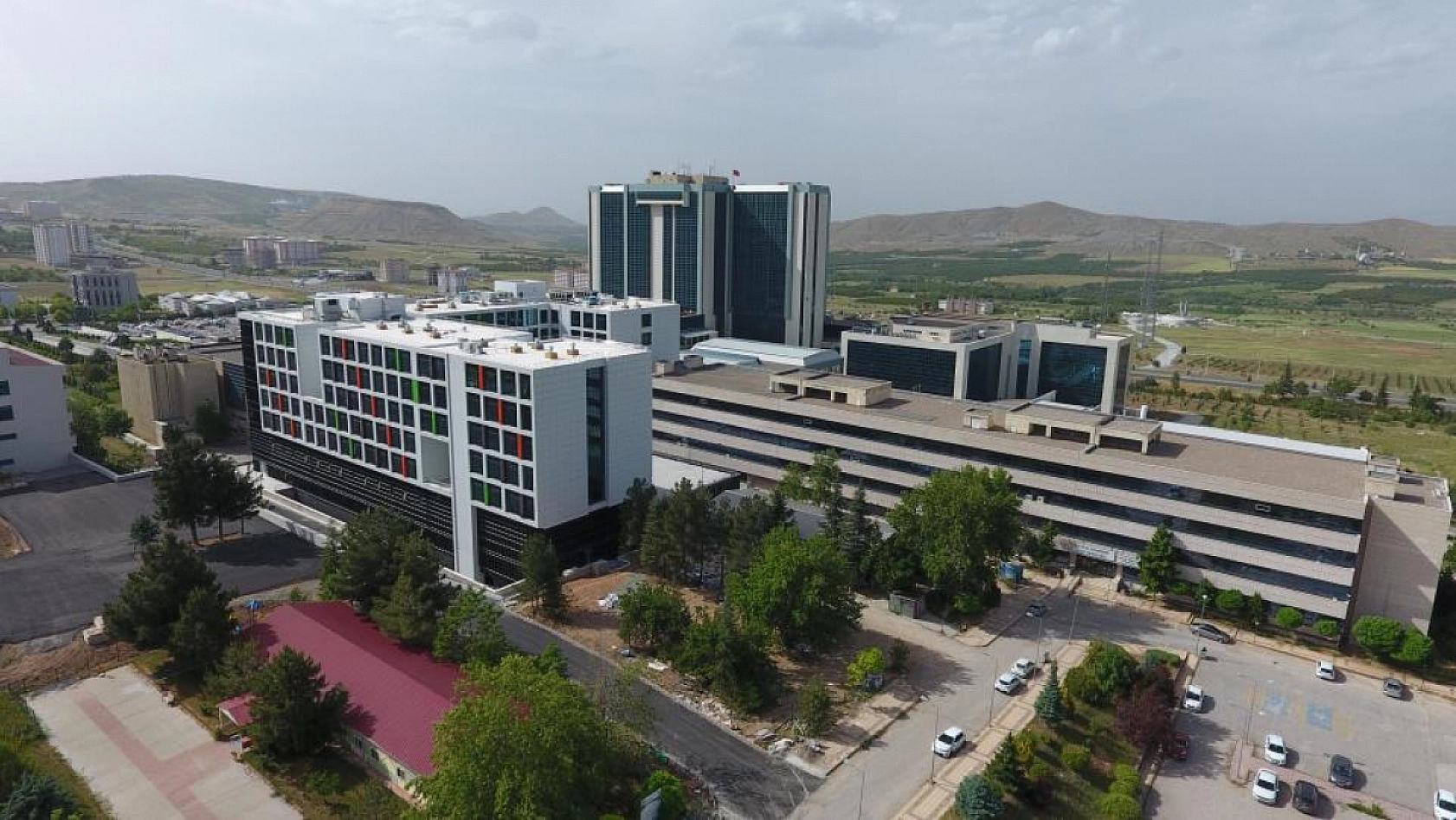 İnönü'ye Yeni Rektör Arayışı Başladı: 8 Yıllık Düşüşün Ardından, İnönü'ye Yeni Vizyon Mu Geliyor?