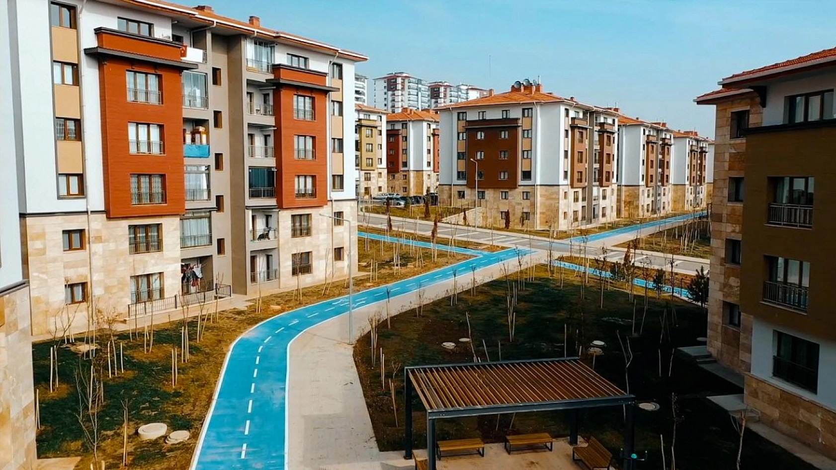 Bakan Kurum 350 Bininci Konutların Görsellerini Paylaştı: İşte, Salonundan Mutfağına Tüm Detaylar…