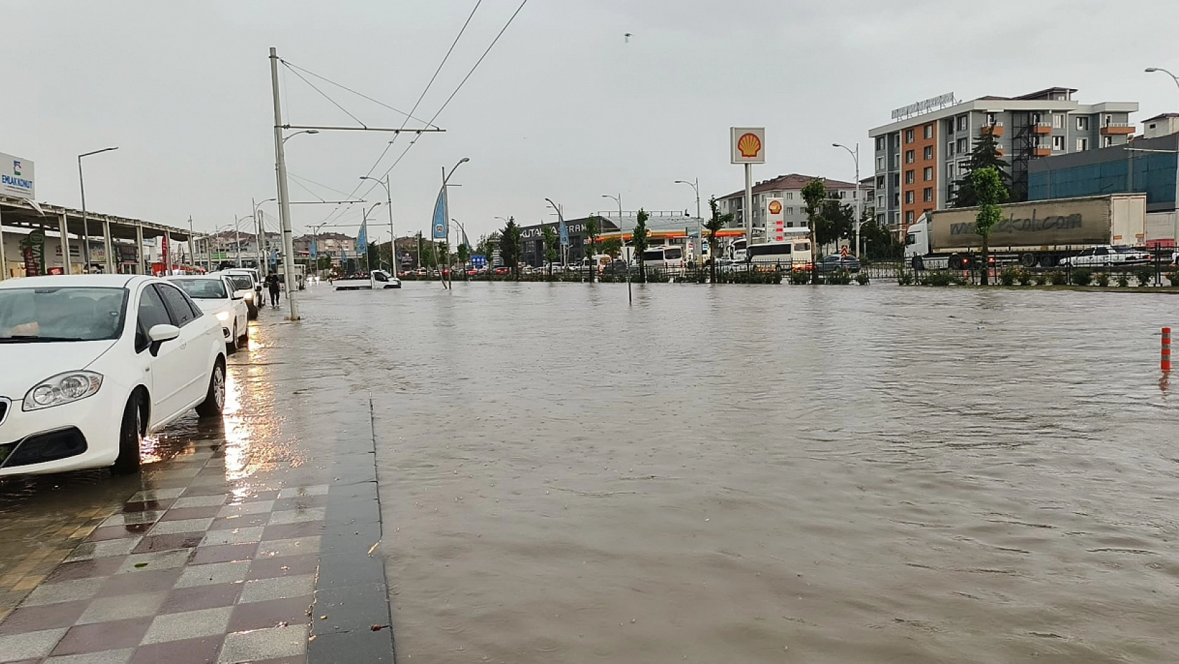 Malatya göle döndü, Büyükşehir 'kontrol altında'...!