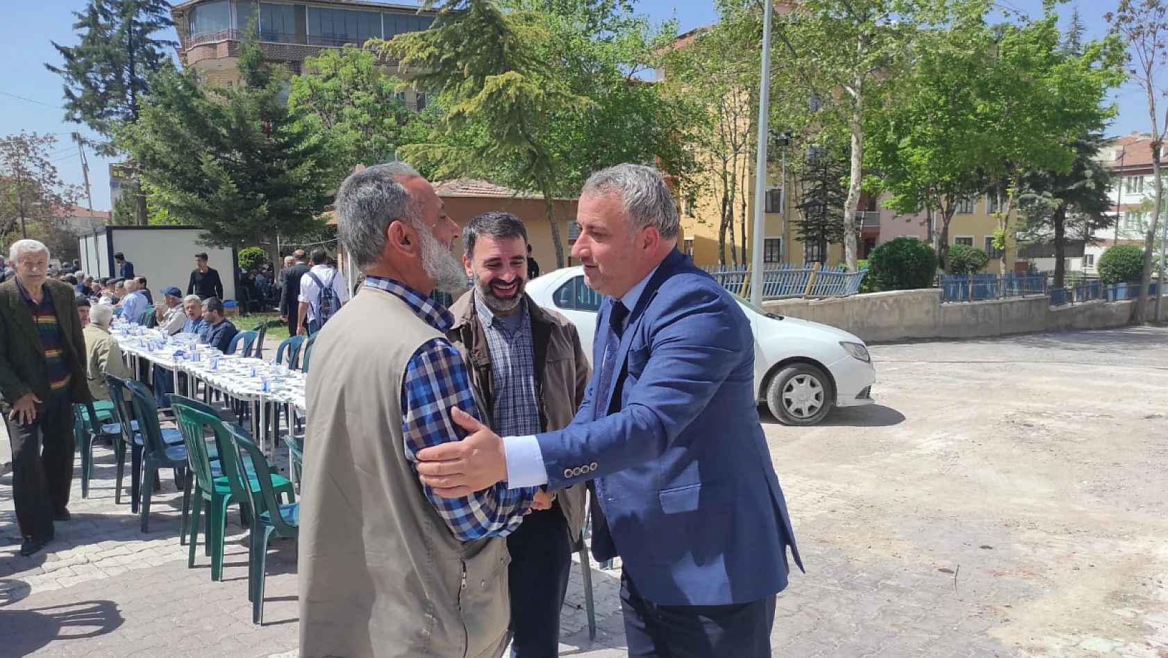 Yeni Muhtar, mahallelinin gönlünü fethetti..!