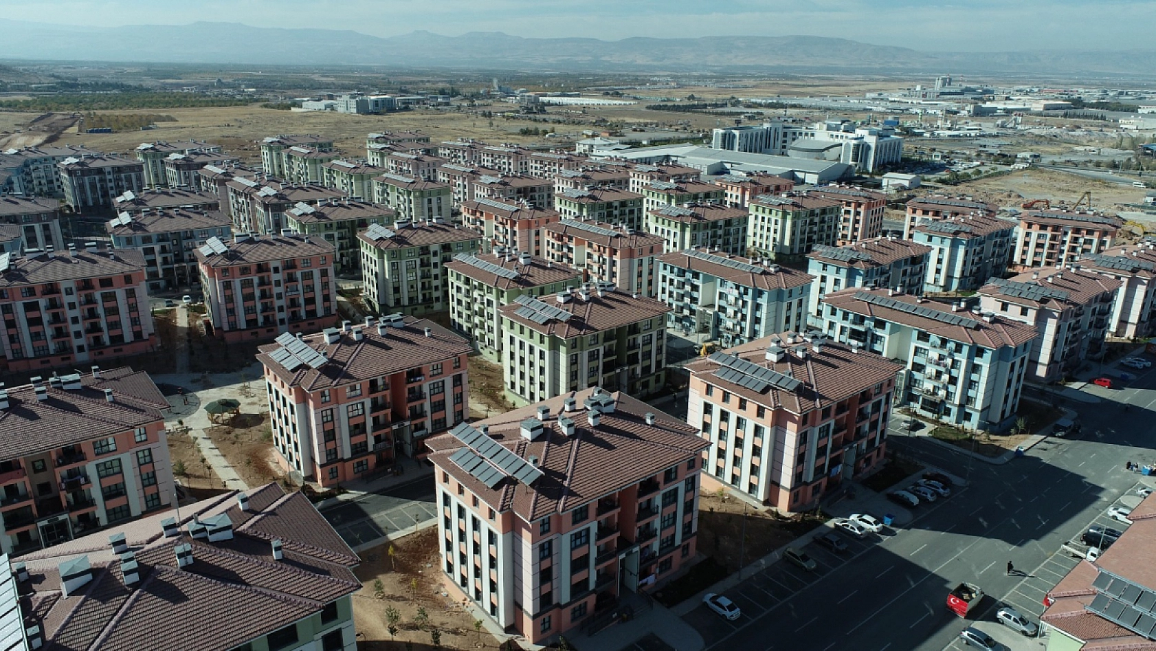 Bakan Kurum Açıkladı: Yıl Sonunda Teslim Edilecek Konut ve İş Yeri Sayısı Netleşti!