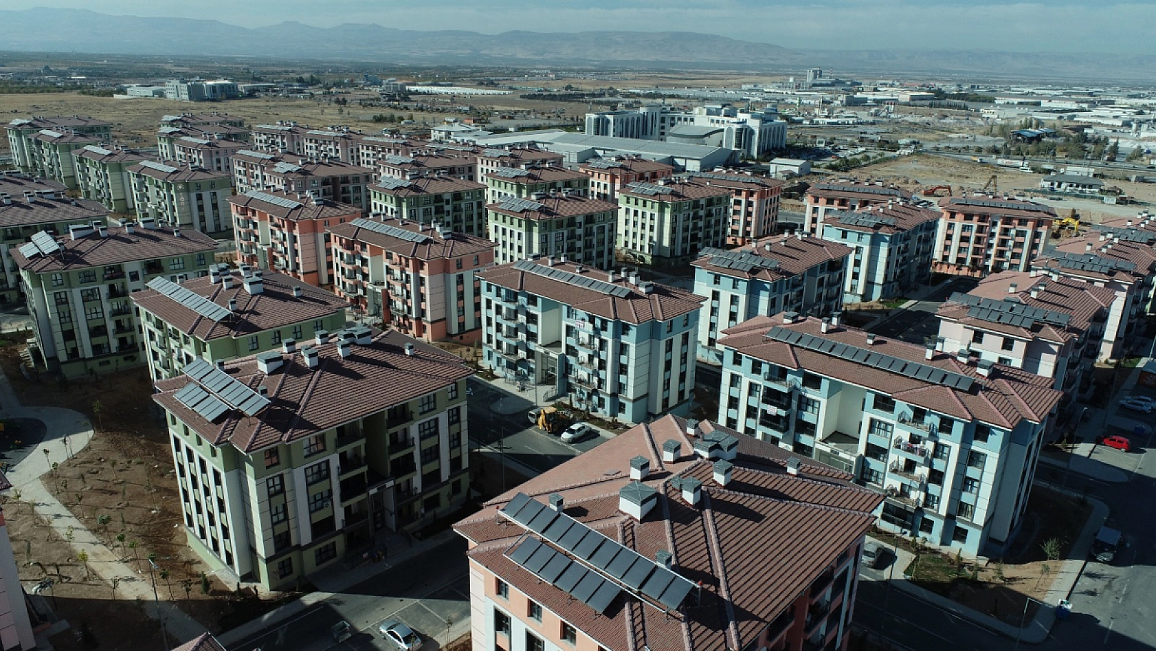 Bakan Kurum Açıkladı: Yıl Sonunda Teslim Edilecek Konut ve İş Yeri Sayısı Netleşti!