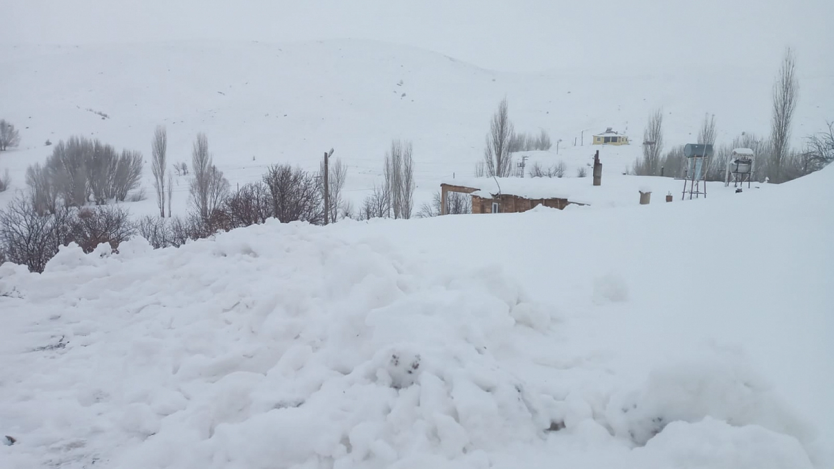 Beydağı'nda Kar Kalınlığı Yarım Metreyi Buldu!