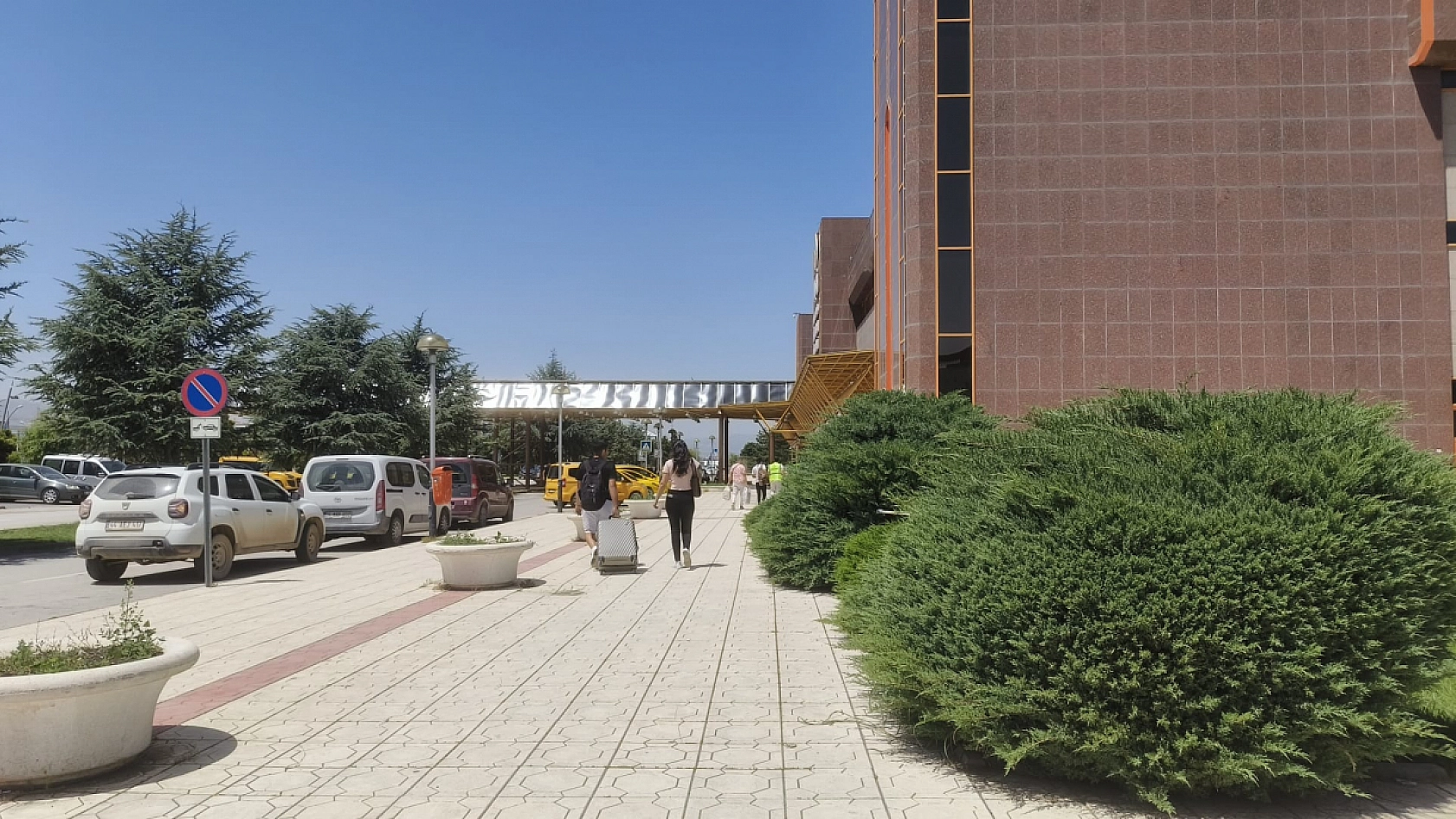 Malatya'da 'Nerede o eski bayramlar' dedirten görüntüler… | Talep yok, bilet çok 'Bu bayram evdeyiz'