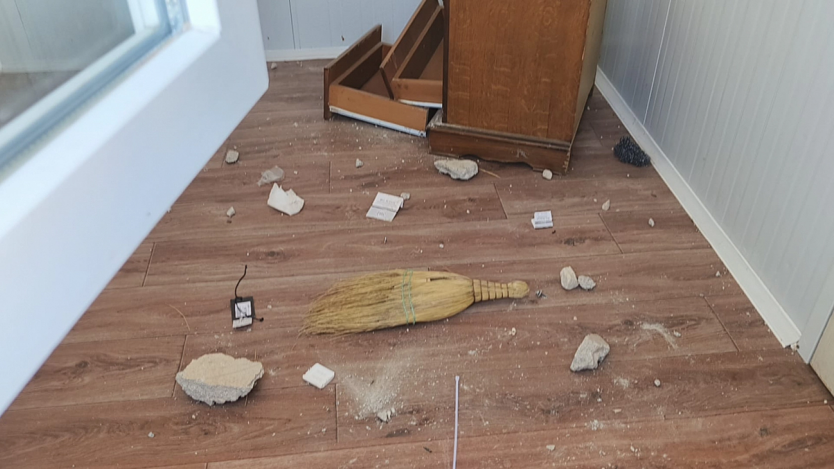 Malatya'da, Çevre Felaketine Dönüştü!!! Çöpler, Kırık Kapılar ve Tahrip Edilen Konteynerler…